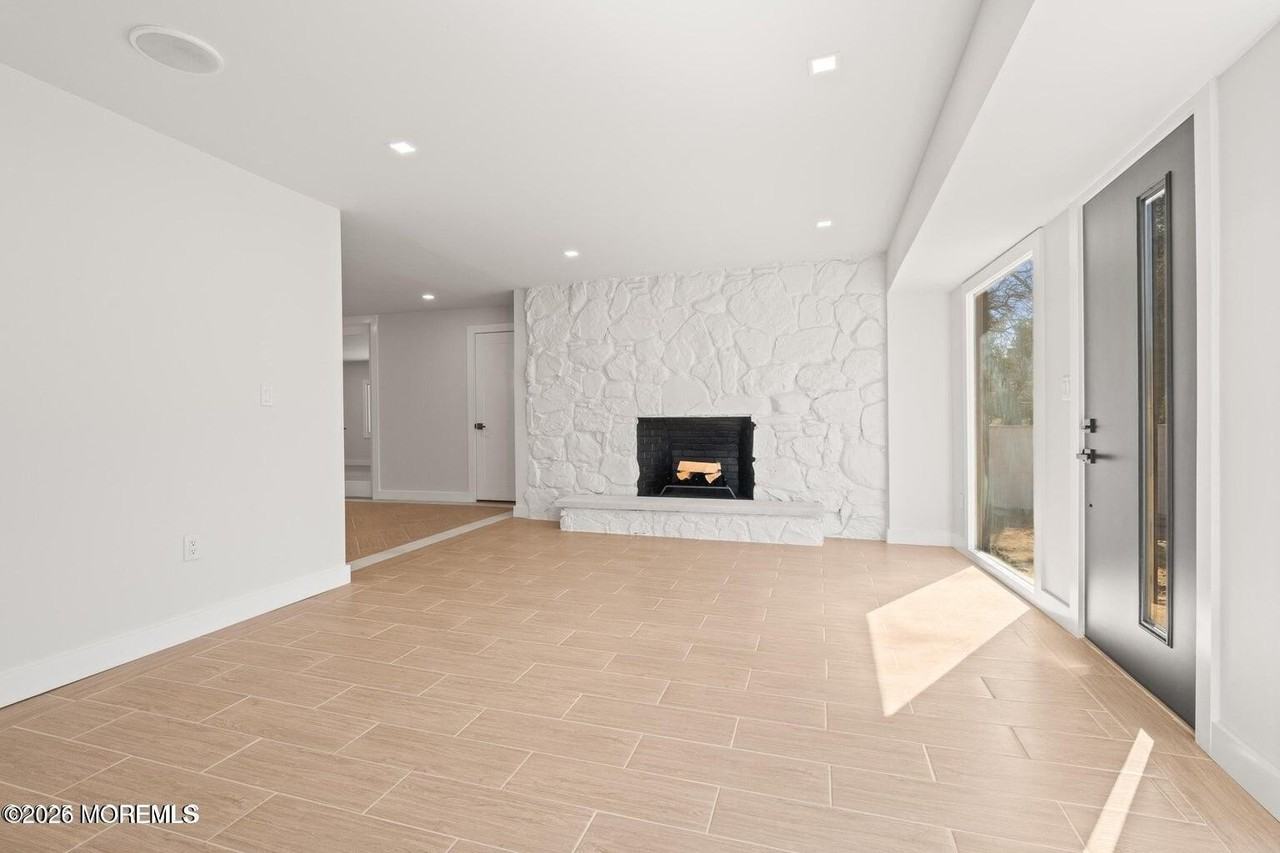 441 Slocum Pl - Photo 7 of 15