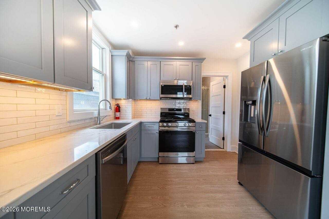 1125 Ocean Ave #2A - Photo 4 of 10