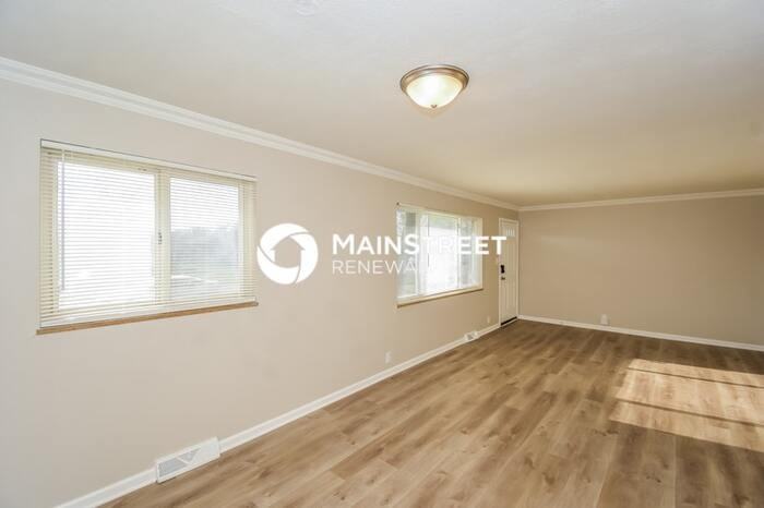 4427 Shady Ln - Photo 5 of 17
