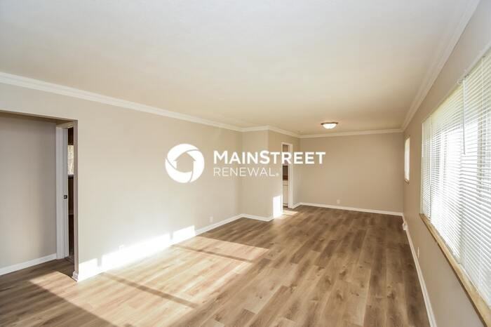 4427 Shady Ln - Photo 6 of 17