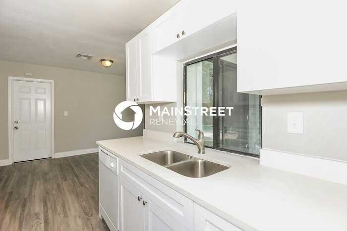 1377 Nw 55th Ave - Photo 7 of 16