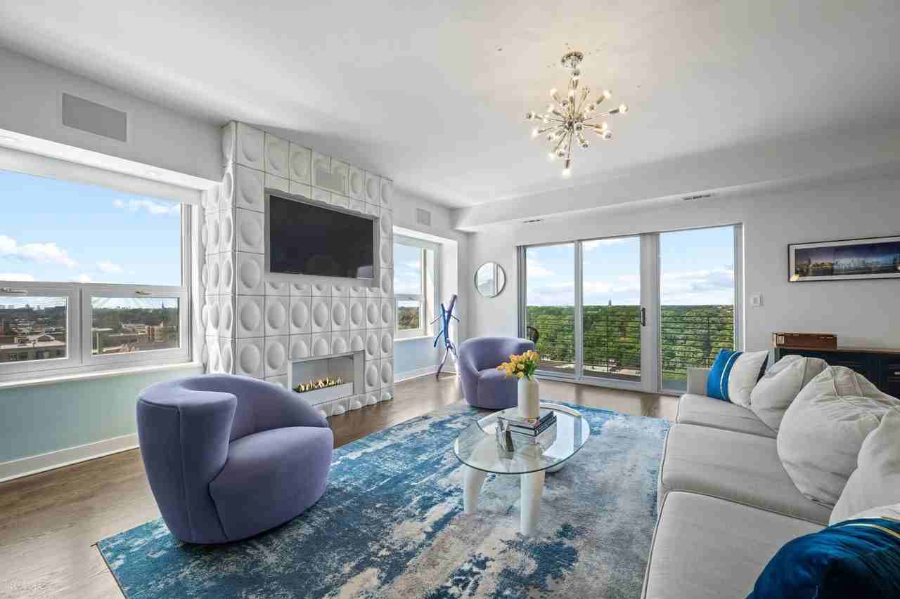 4350 N Broadway St #1002 - Photo 3 of 40