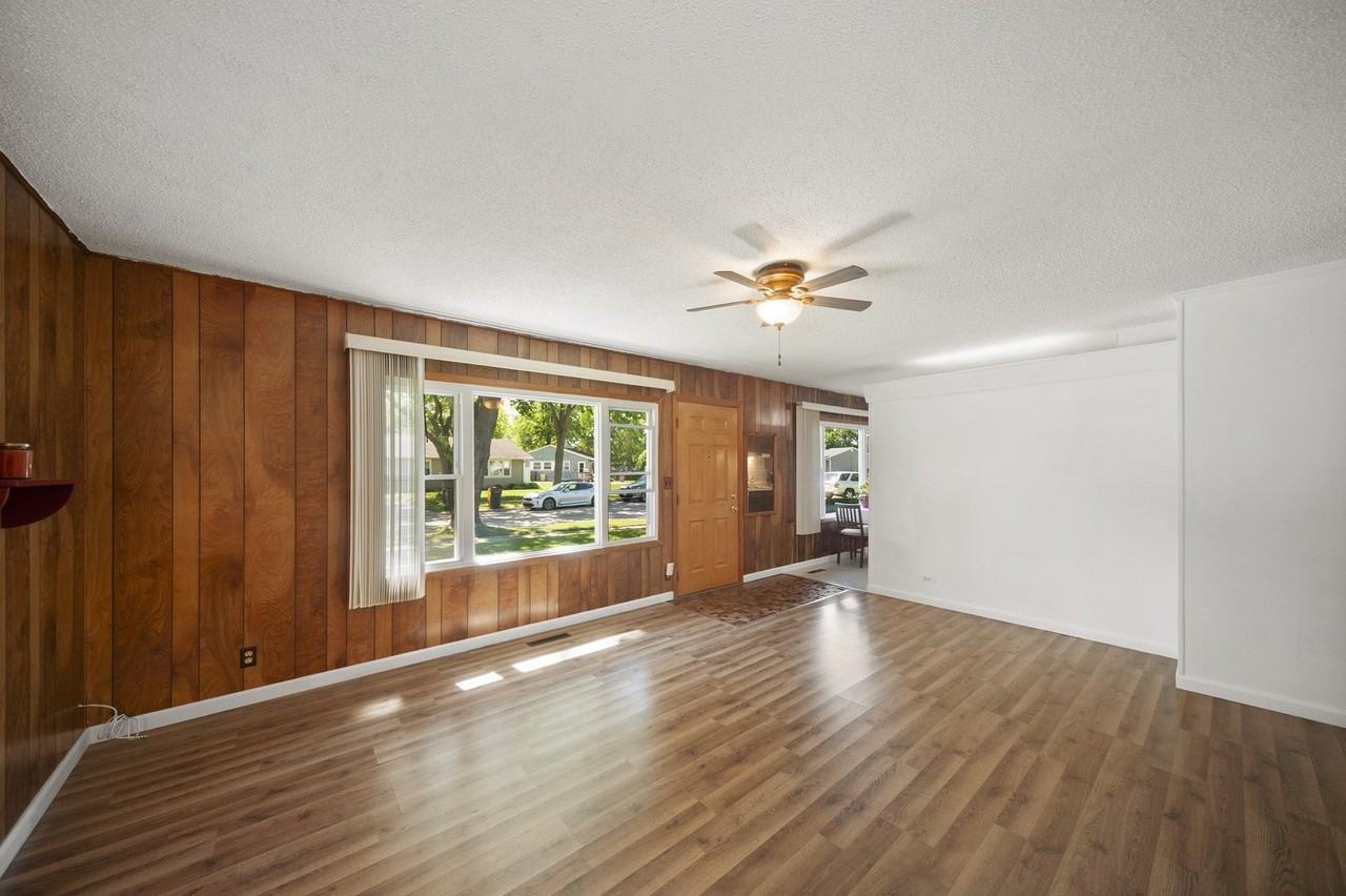 114 Mccabe Dr - Photo 4 of 19