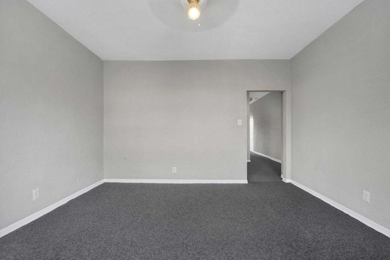 6225 S Dorchester Ave #3 - Photo 6 of 18