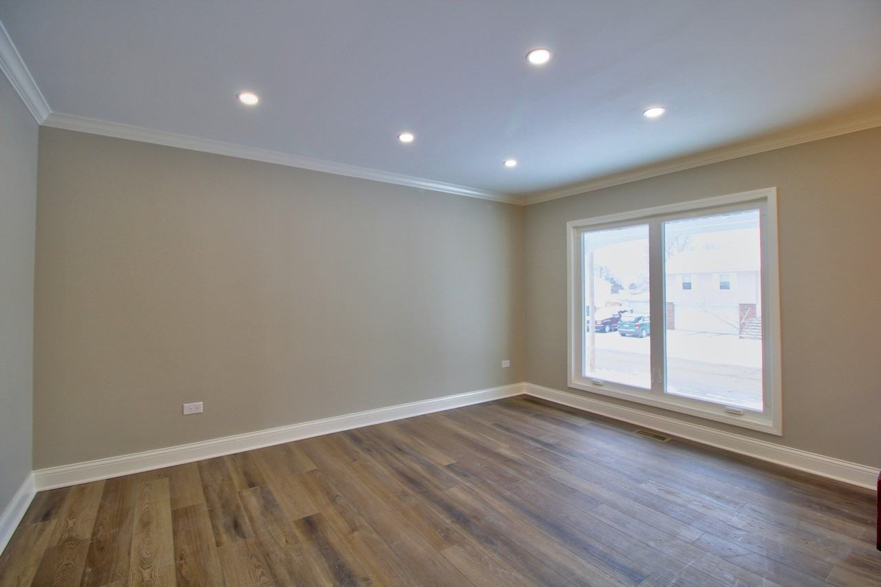 312 Hickory Ave - Photo 3 of 21