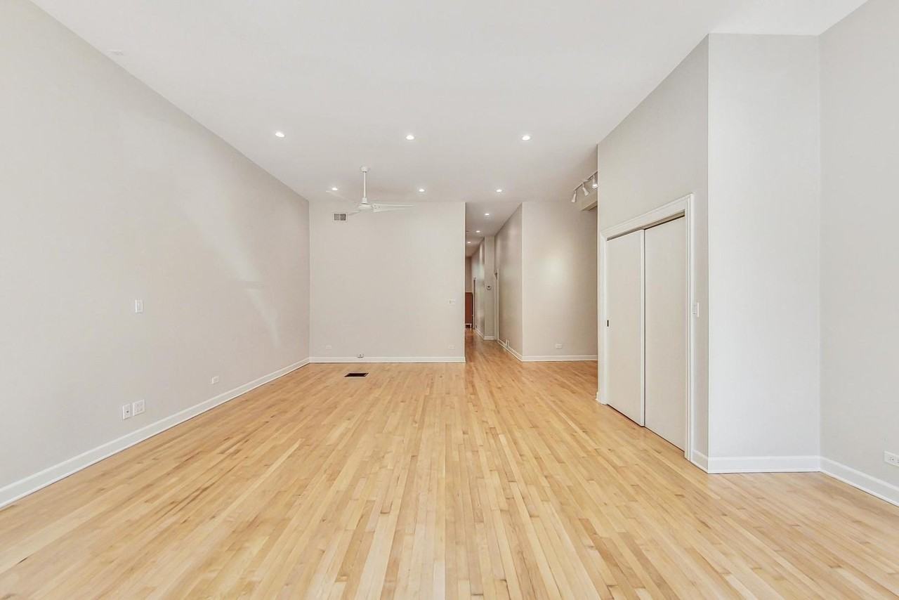 1642 W Bryn Mawr Ave #1 - Photo 3 of 29