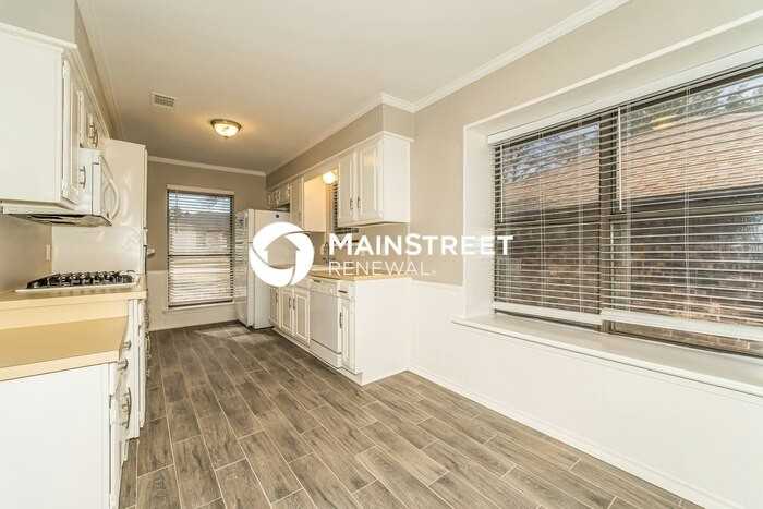 1615 Saint James Dr - Photo 7 of 16