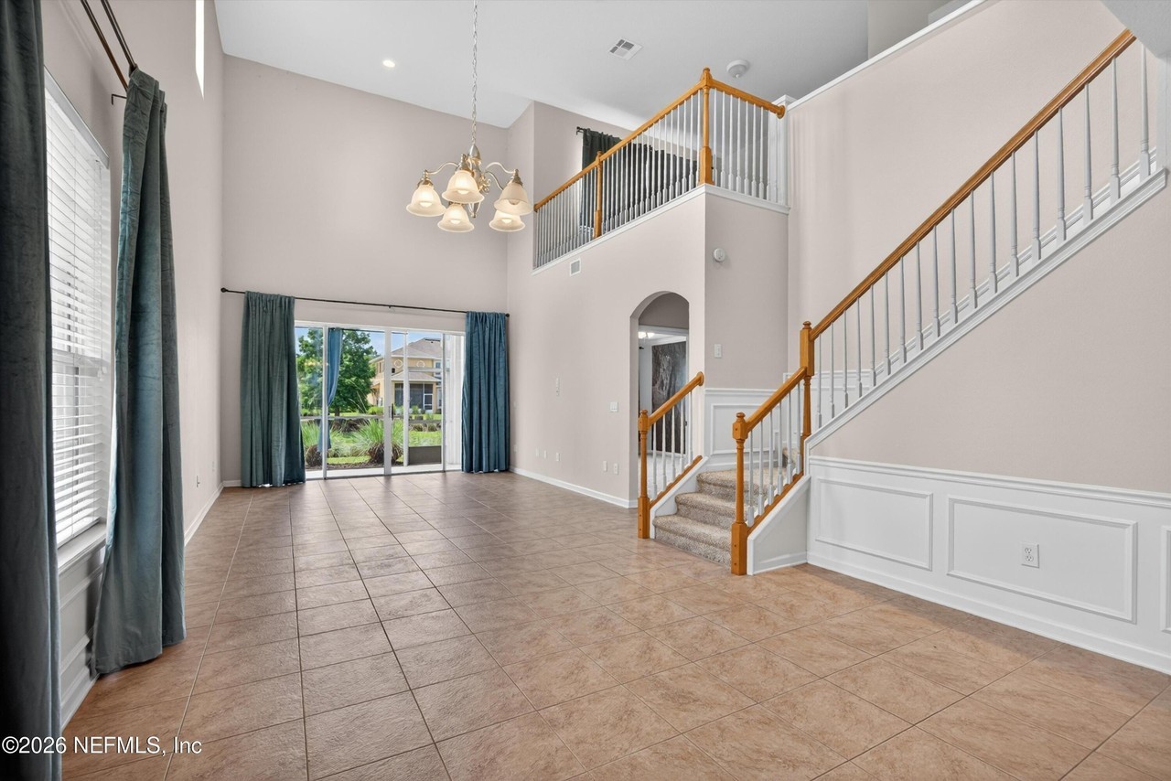 14028 Saddlehill Ct - Photo 5 of 31