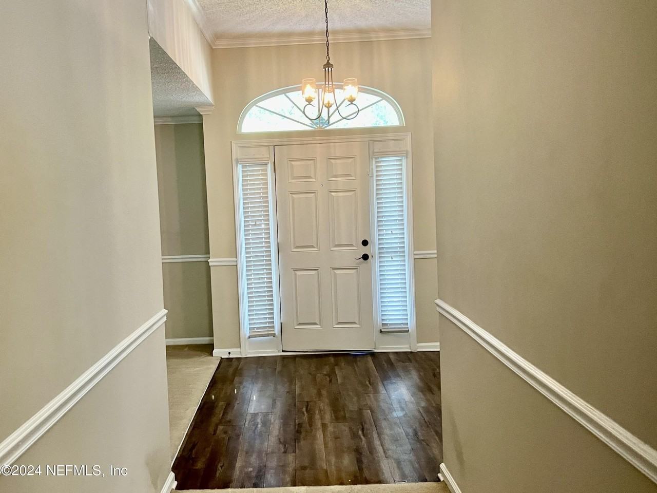 14019 Crestwick Dr W - Photo 4 of 25