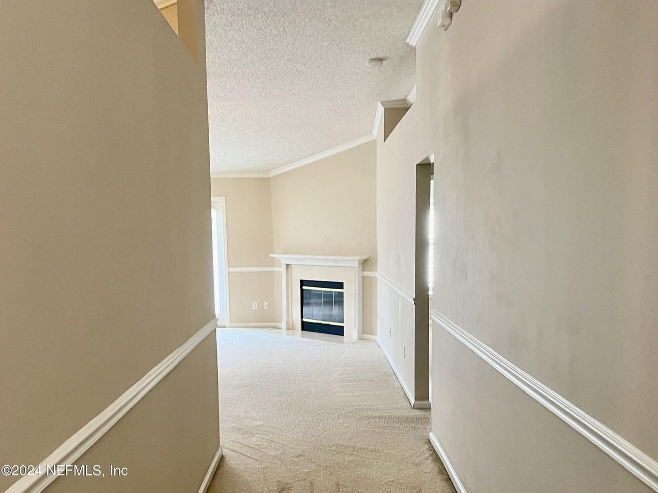 14019 Crestwick Dr W - Photo 5 of 25