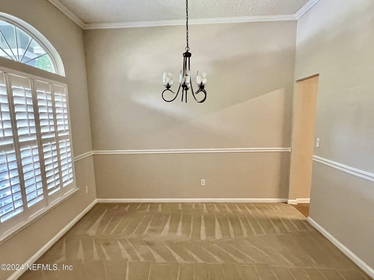 14019 Crestwick Dr W - Photo 6 of 25