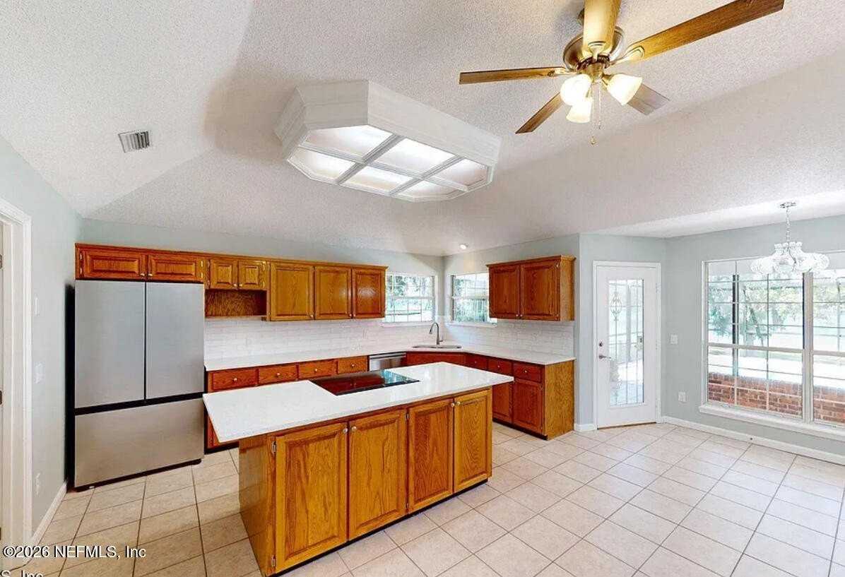 278 Bush Ct - Photo 5 of 26