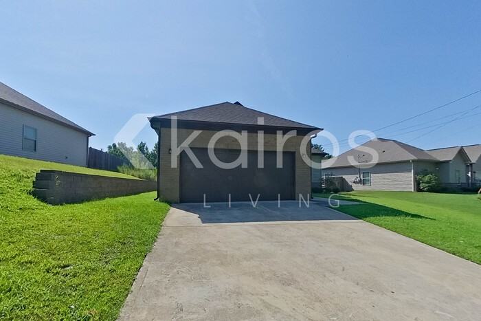 111 Bates Ln - Photo 2 of 25