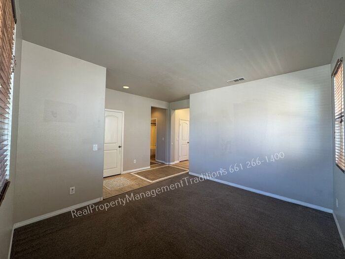 5764 Paddington Dr - Photo 3 of 21