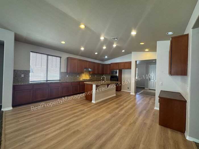 5764 Paddington Dr - Photo 7 of 21