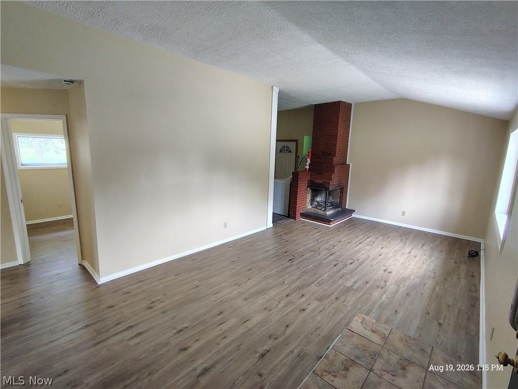 2822 Redgate Ln - Photo 2 of 21