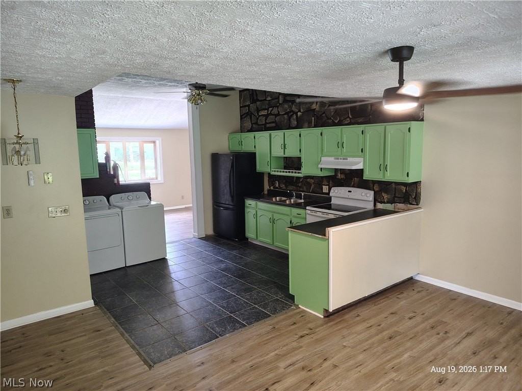 2822 Redgate Ln - Photo 4 of 21