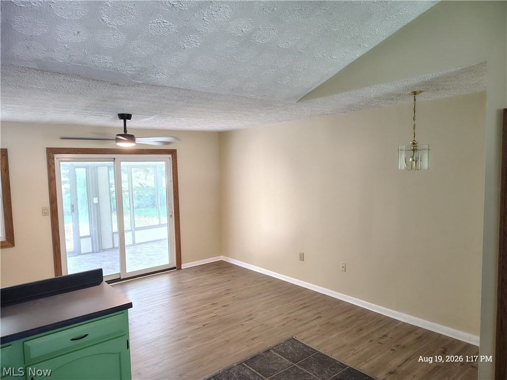 2822 Redgate Ln - Photo 7 of 21