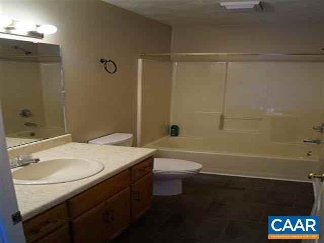 1384 5th St - Photo 6 of 12