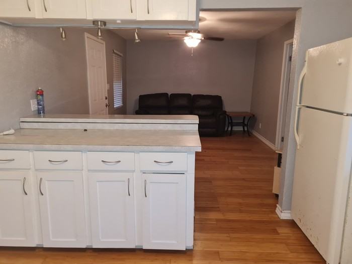 1421 W Madison Ave #B - Photo 2 of 6