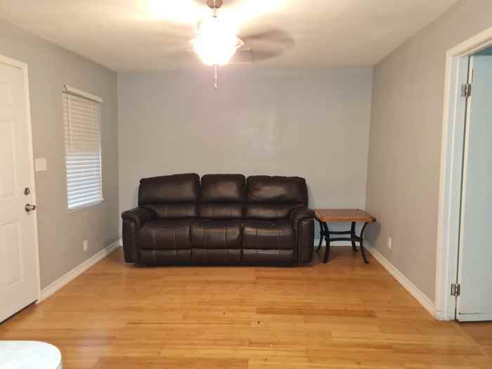 1421 W Madison Ave #B - Photo 5 of 6