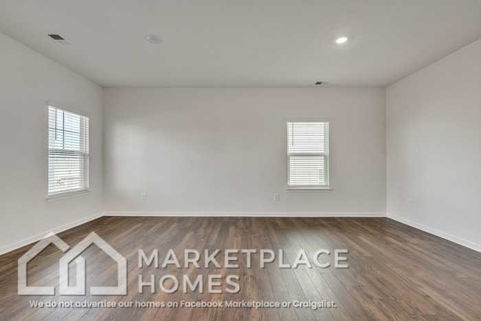 2414 Stream View Ln - Photo 6 of 33