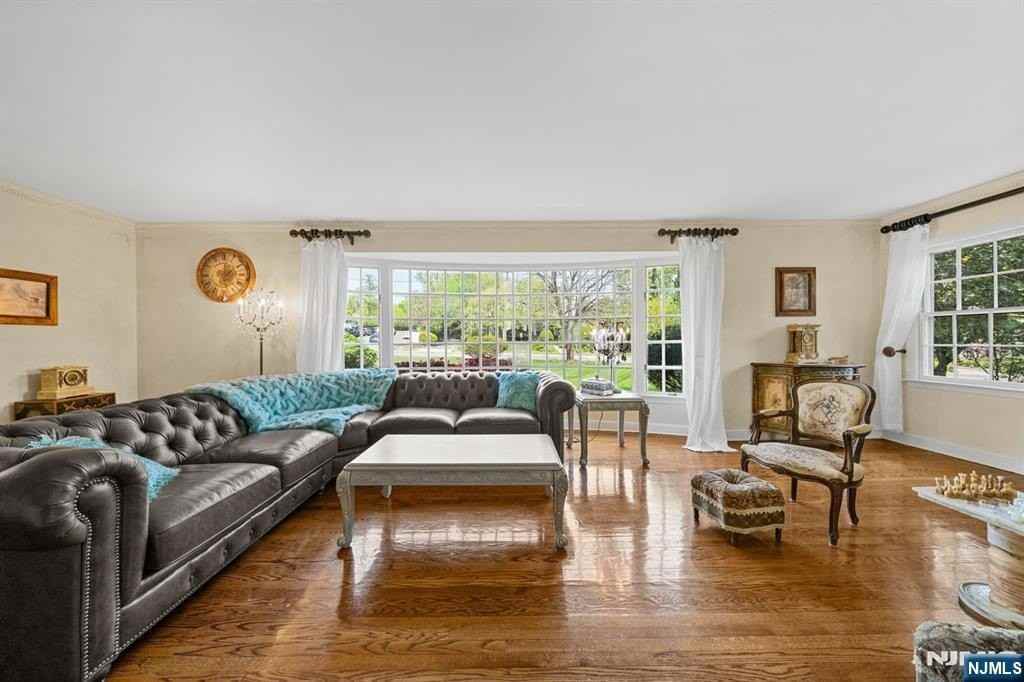 328 W Ridgewood Ave - Photo 2 of 49