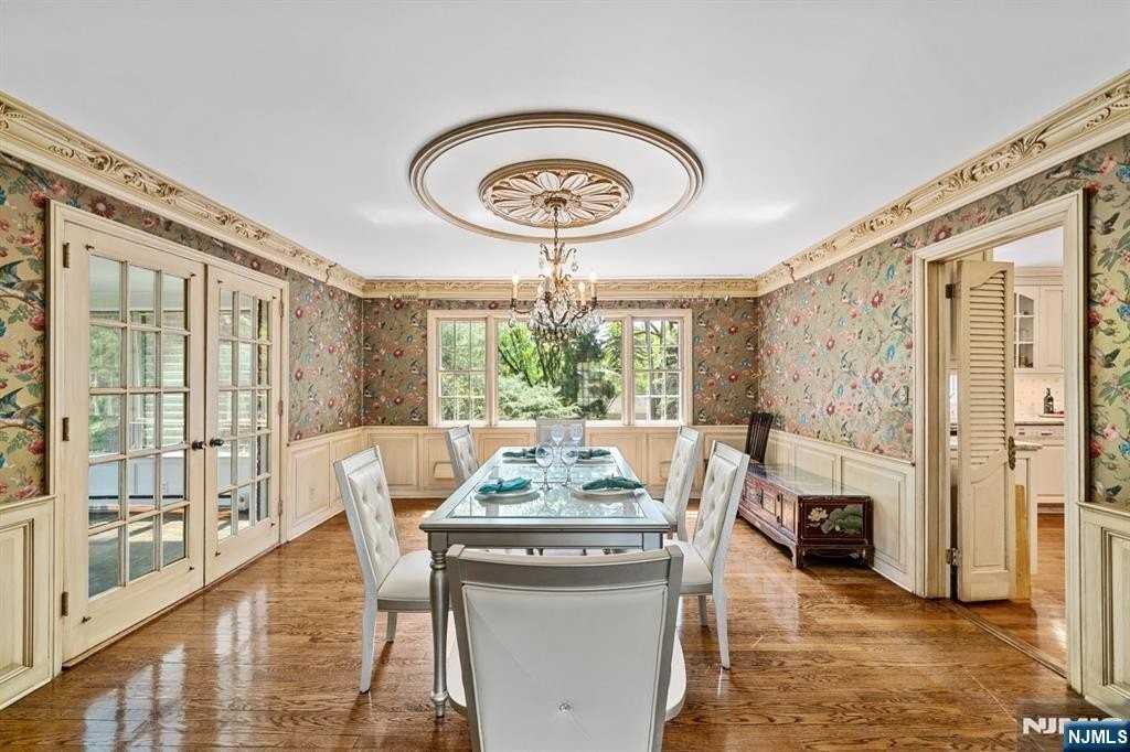 328 W Ridgewood Ave - Photo 6 of 49