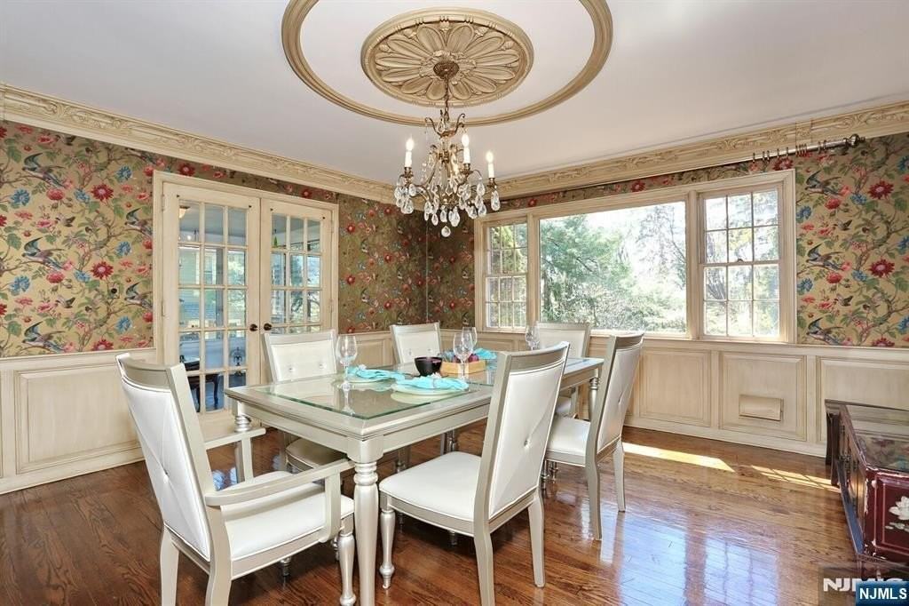 328 W Ridgewood Ave - Photo 7 of 49