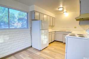 featured image of 1036 Bell St #5