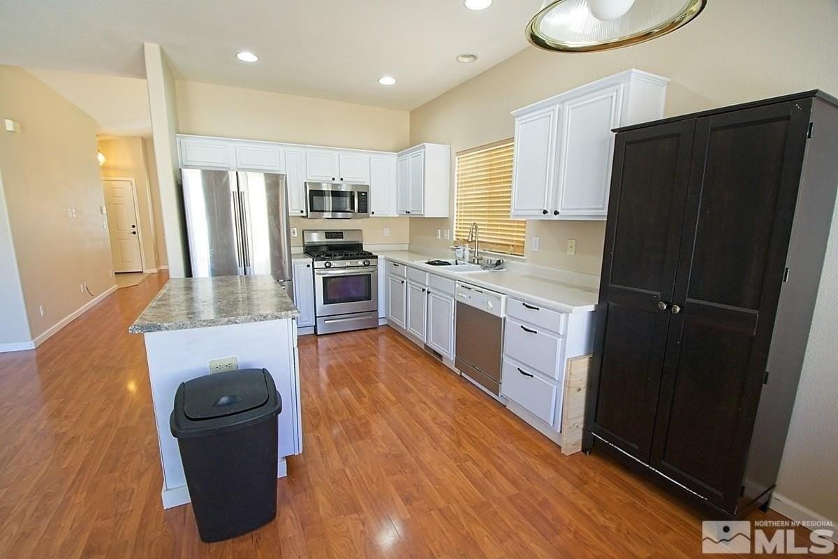 20945 White Rock Dr - Photo 2 of 11
