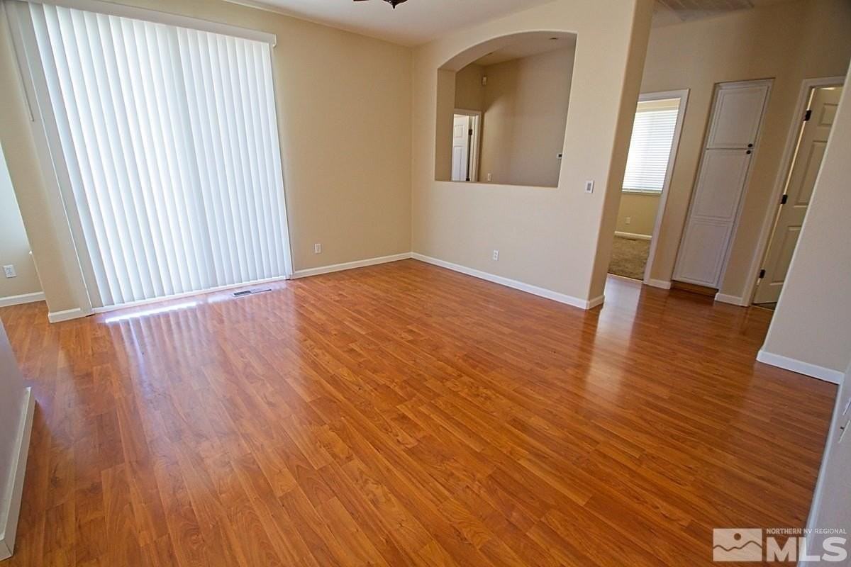 20945 White Rock Dr - Photo 4 of 11