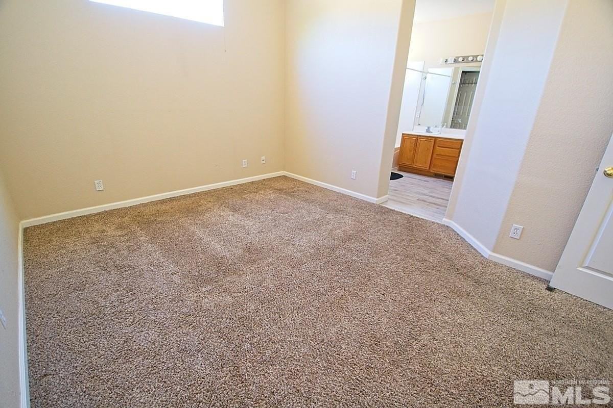20945 White Rock Dr - Photo 5 of 11