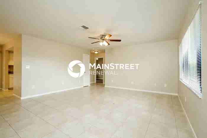 3311 Se Santa Barbara Pl - Photo 2 of 16