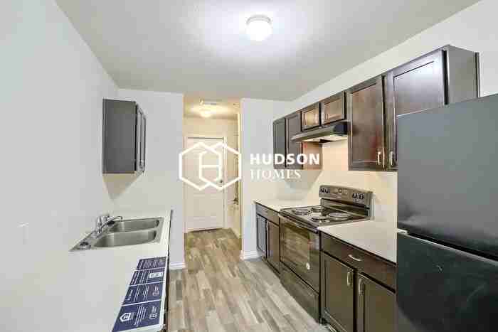 2903 Gillespie St - Photo 5 of 14