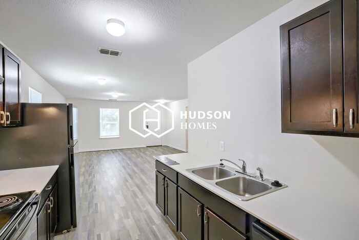 2903 Gillespie St - Photo 6 of 14
