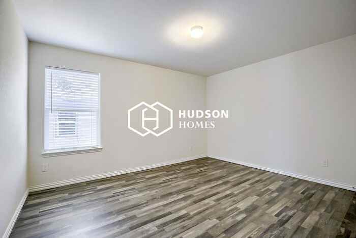 2903 Gillespie St - Photo 7 of 14