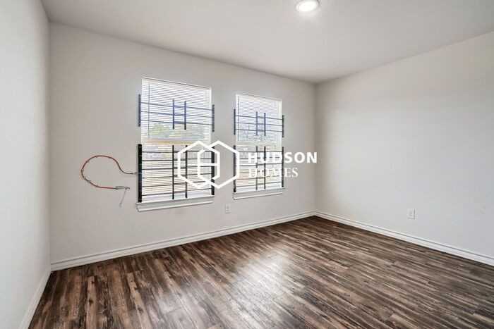 2607 E Cornell St - Photo 7 of 14