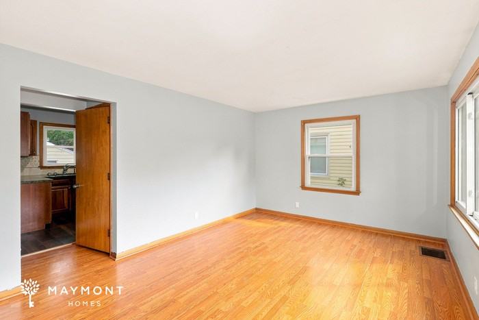 4918 Morgan Ave N - Photo 7 of 16