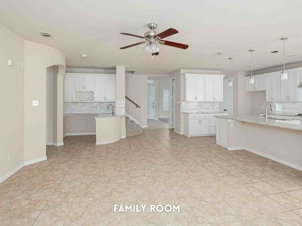 11152 Seguin Dr - Photo 7 of 20