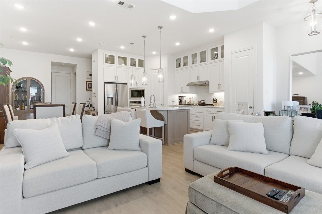 13817 Makers Way - Photo 2 of 5