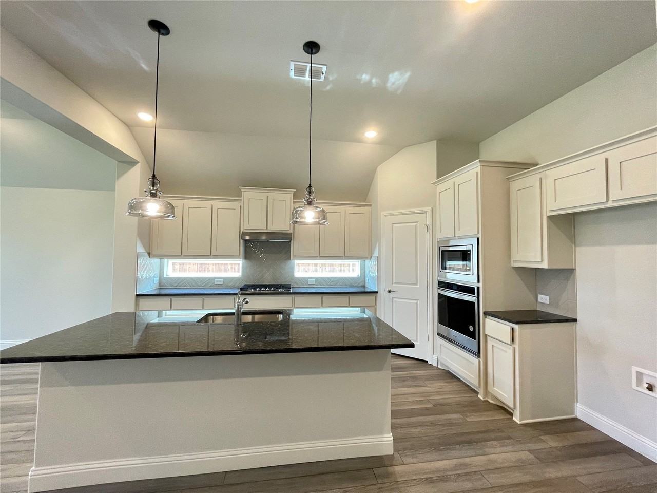 4005 Blue Stem Blvd - Photo 5 of 20