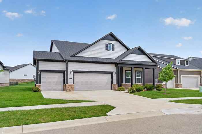 15773 Scher Dr - Photo 2 of 46