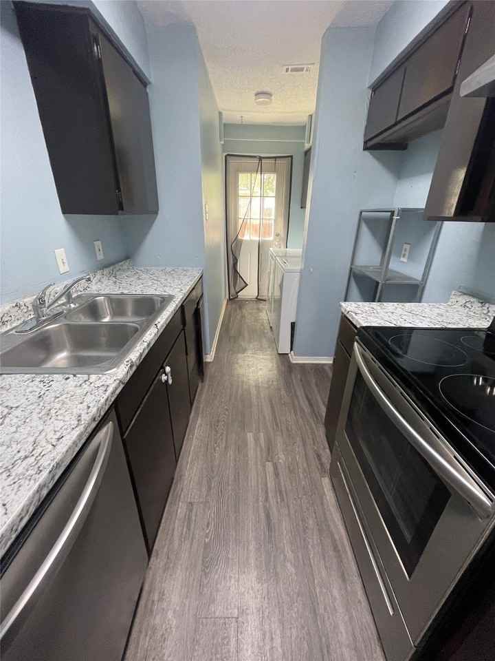 529 Norwood Cir E - Photo 5 of 15
