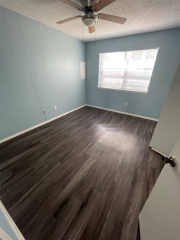 529 Norwood Cir E - Photo 7 of 15