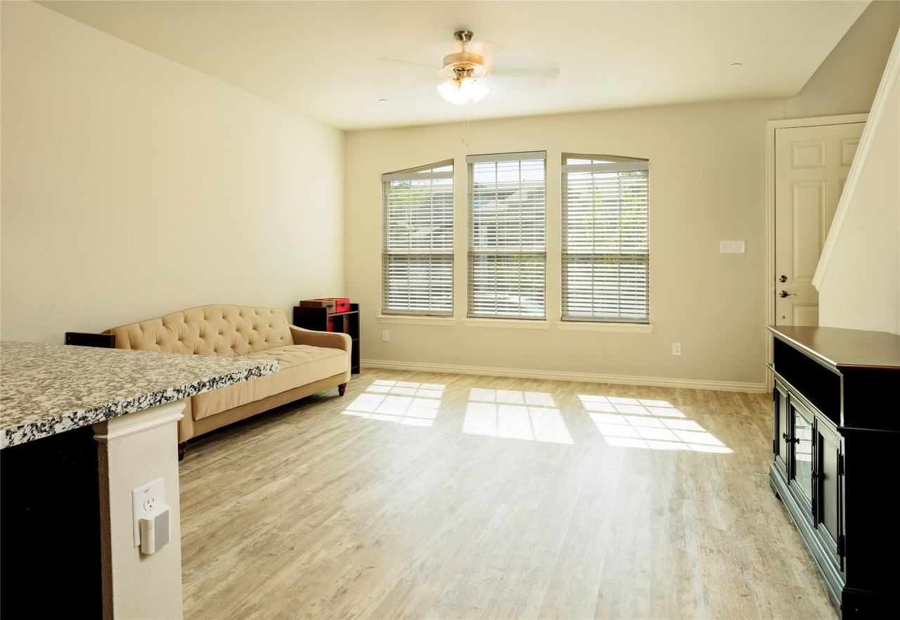 3437 Solana Cir - Photo 2 of 12