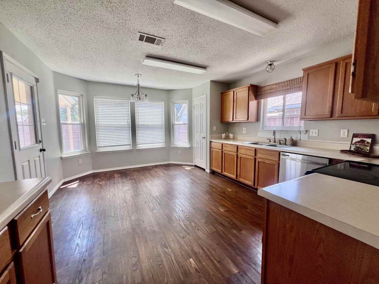 1806 Dalewood Trl - Photo 6 of 20