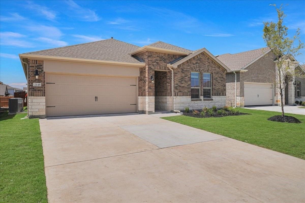 2145 Hunter Ln - Photo 2 of 29