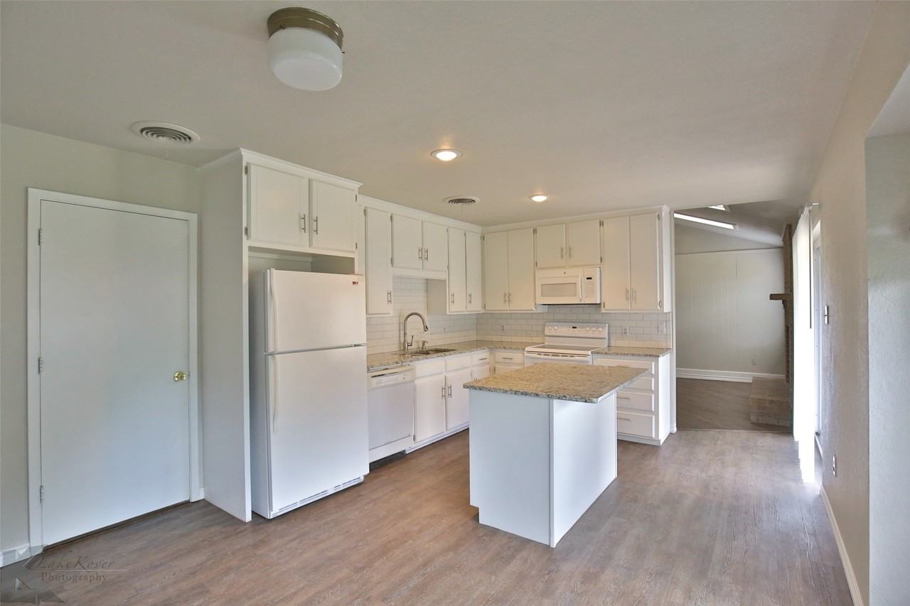 1709 Pemelton Dr - Photo 7 of 23