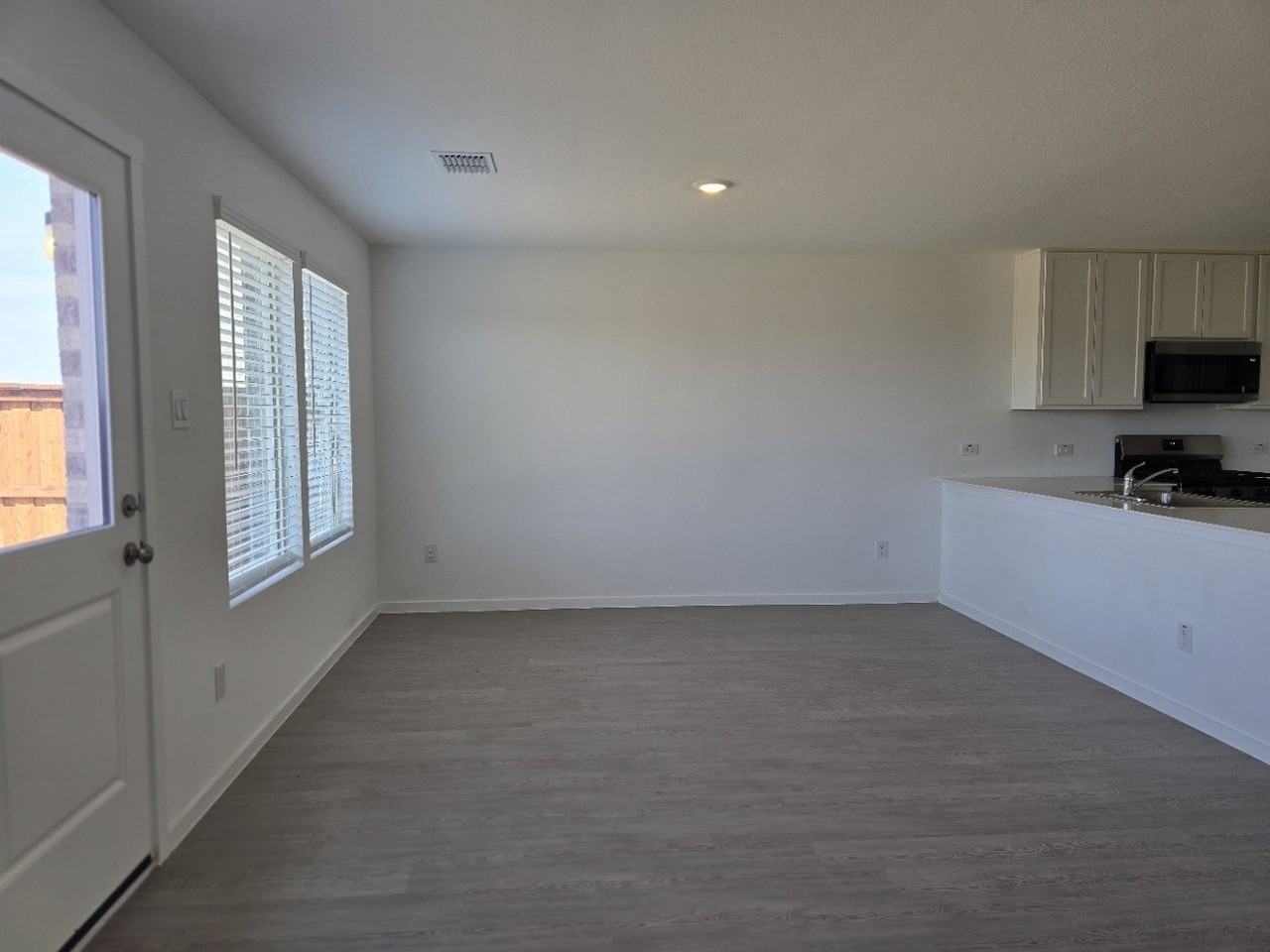 400 Back Country Dr - Photo 3 of 15